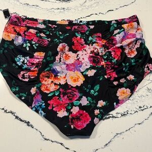 Torrid Swim Bottoms Size 4 Plus Size 26 NWT Never Worn Black with bright flowers